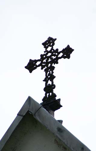 Kalkweiler Kapelle Giebelkreuz